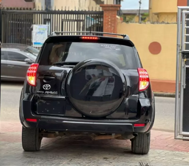 Toyota RAV4   - 2009