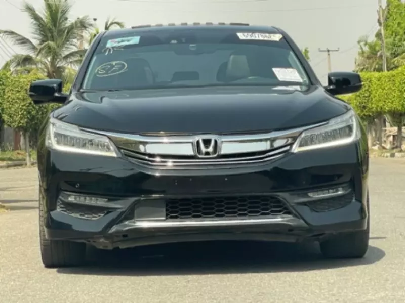 Honda Accord   - 2017