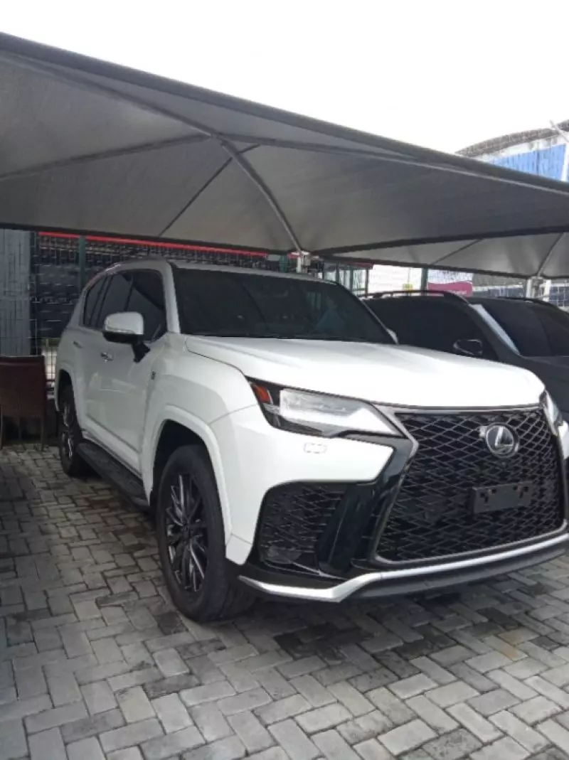 Lexus LX 600   - 2022