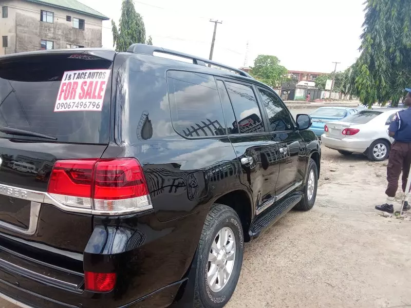 Toyota Land Cruiser   - 2010