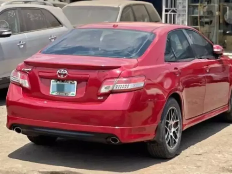 Toyota Camry   - 2010