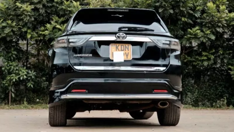 Toyota Harrier   - 2017