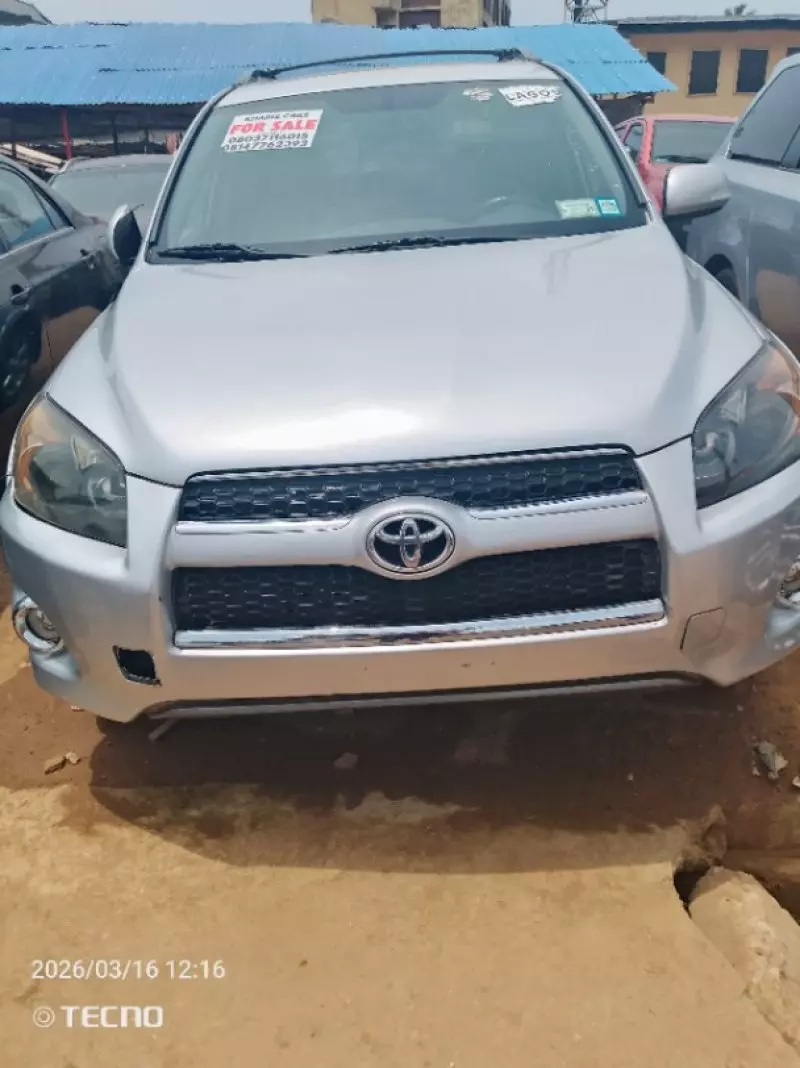 Toyota RAV4   - 2010