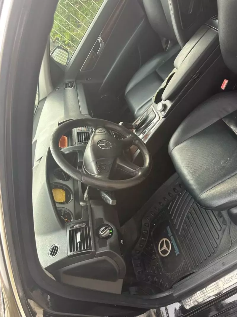 Mercedes-Benz C 300   - 2009