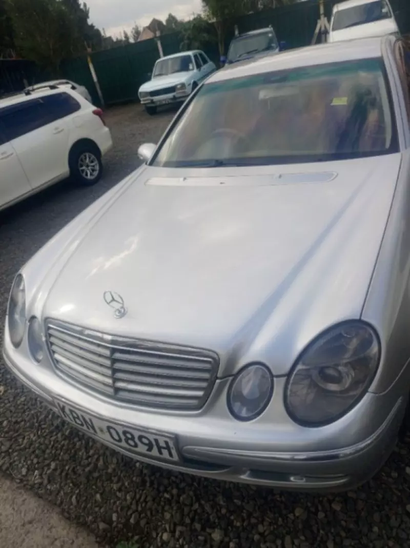 Mercedes-Benz E250   - 2004