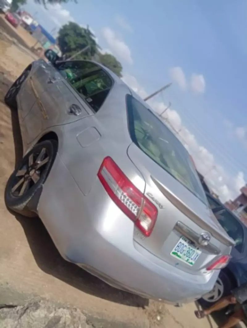 Toyota Camry   - 2008