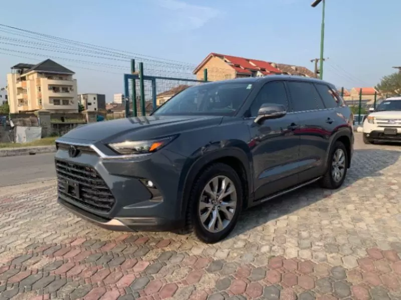 Toyota Grand Highlander   - 2024