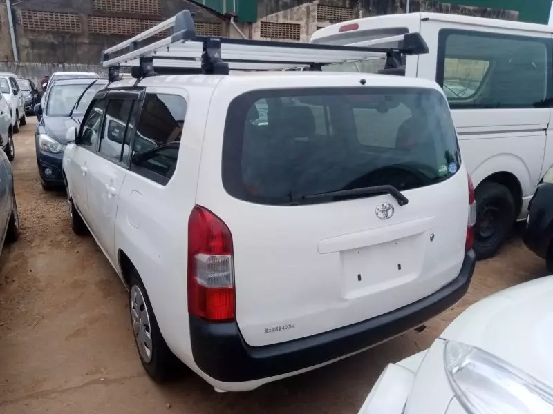 Toyota Probox    - 2015