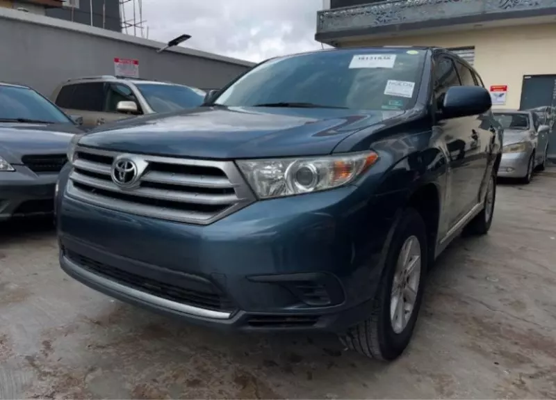 Toyota Highlander   - 2013