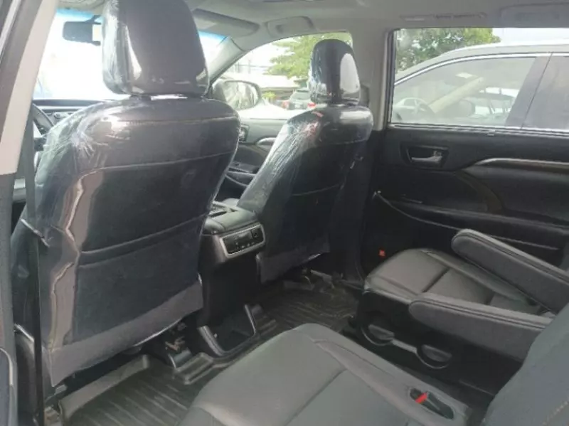 Toyota Highlander   - 2015