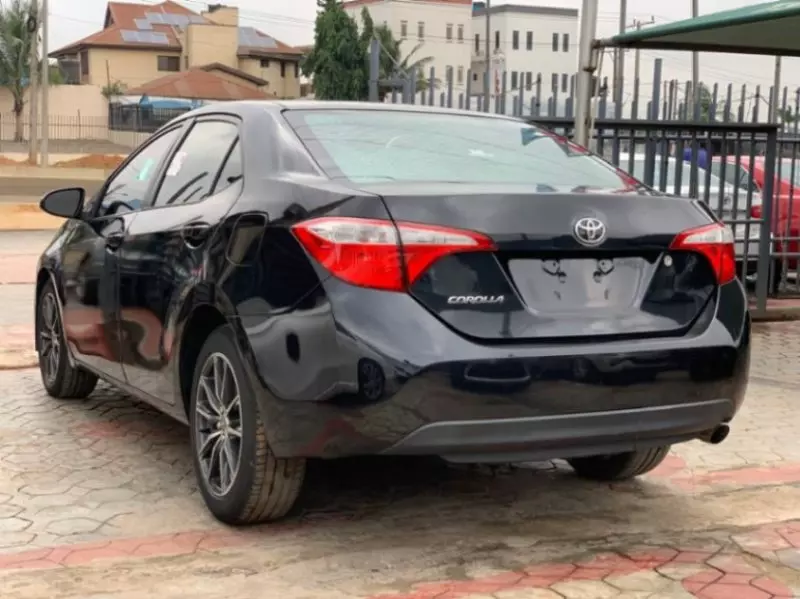 Toyota Corolla   - 2016
