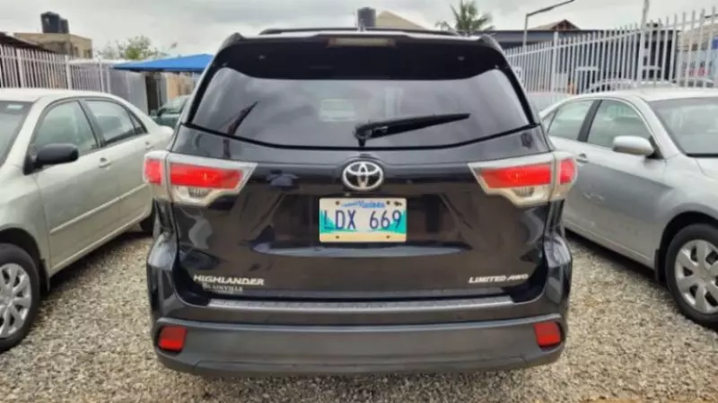 Toyota Highlander   - 2015