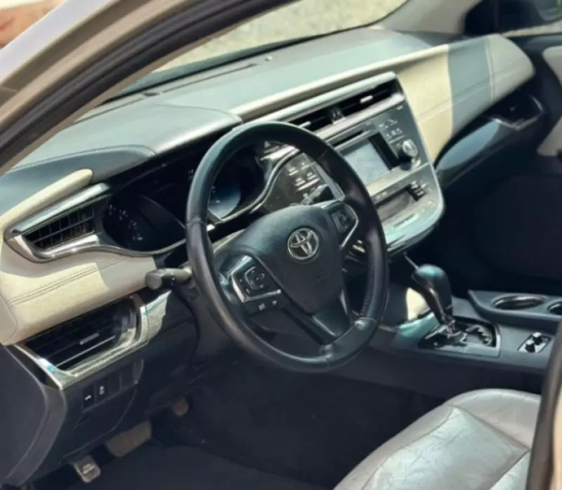 Toyota Avalon   - 2015