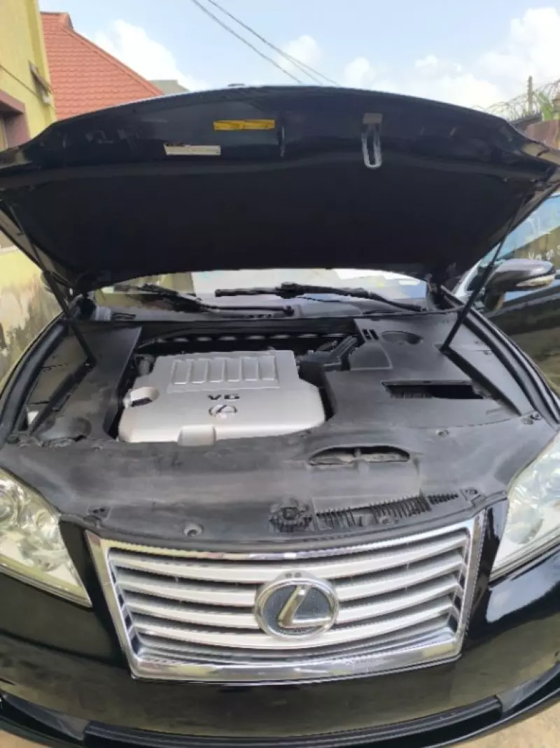 Lexus ES 350   - 2010