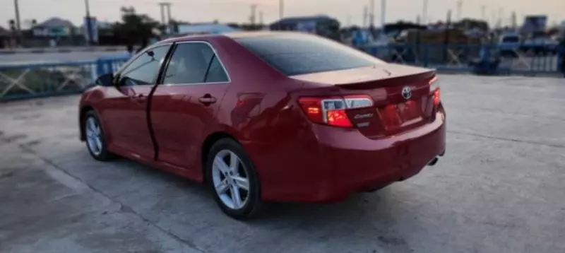 Toyota Camry - 2013