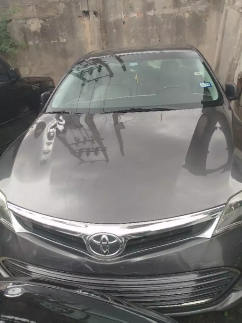 Toyota Avalon   - 2013