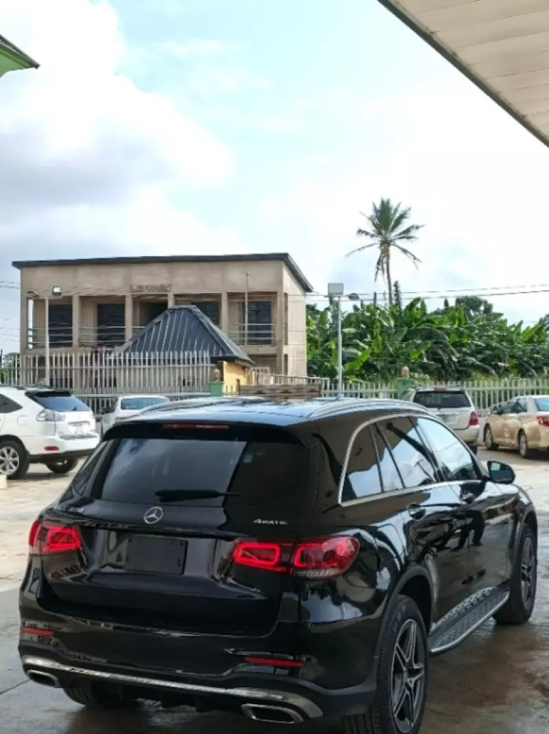Mercedes-Benz GLC 300   - 2022