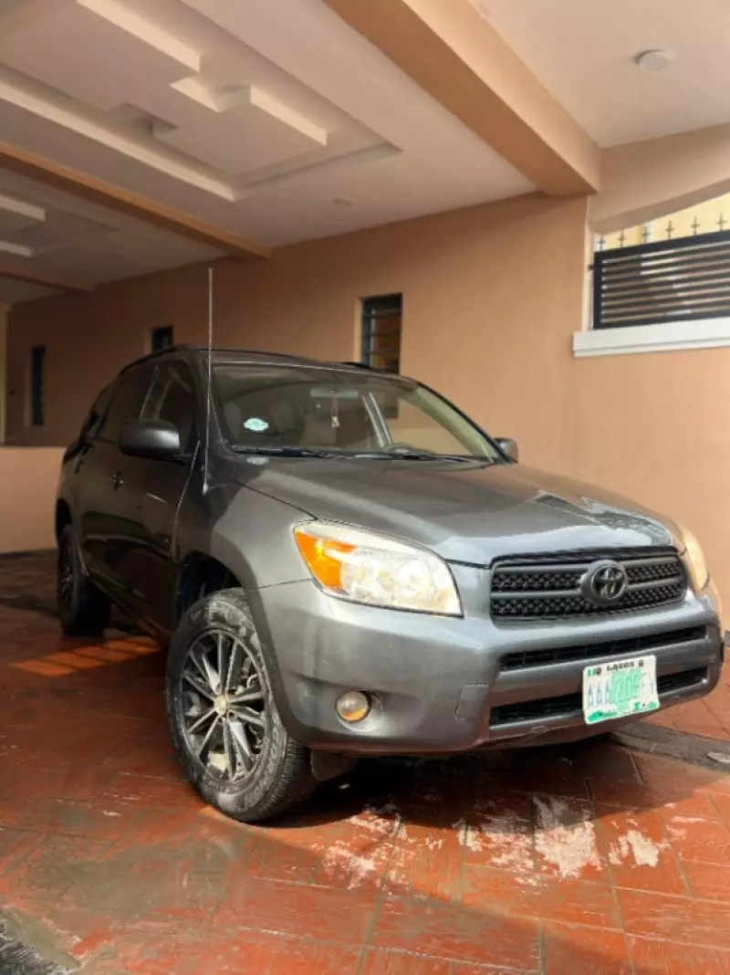 Toyota RAV4 - 2008