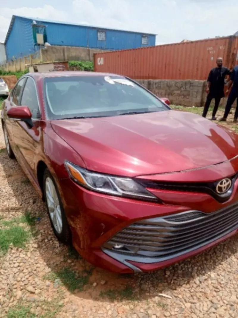 Toyota Camry   - 2018