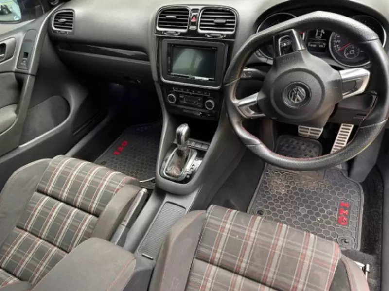 Volkswagen Golf   - 2012