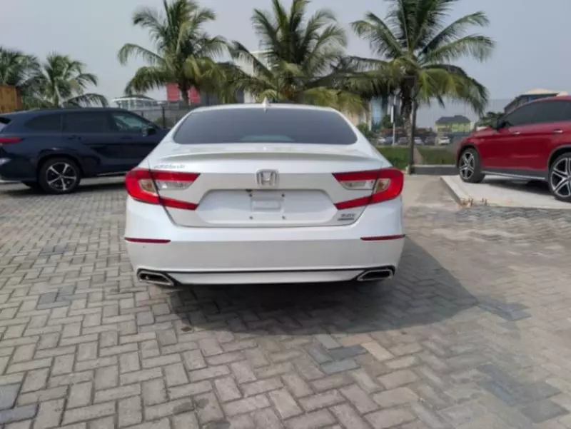 Honda Accord   - 2018