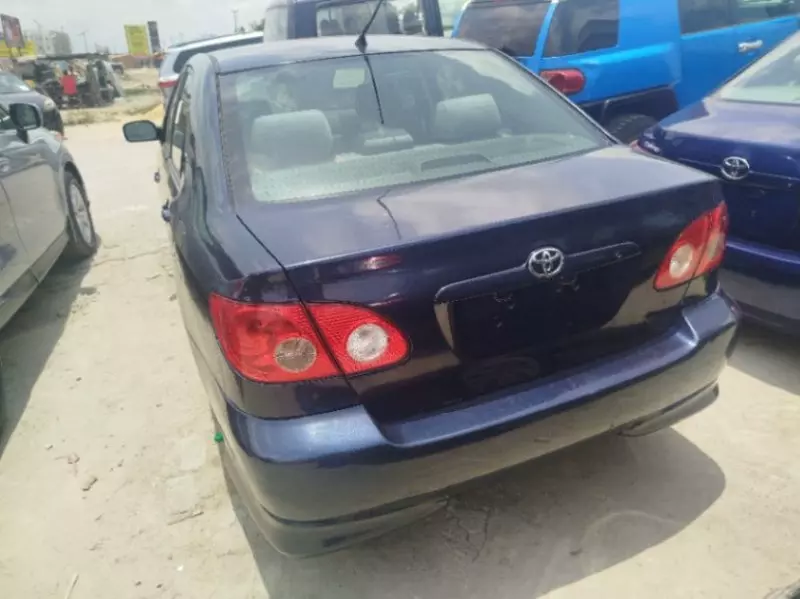 Toyota Corolla   - 2005