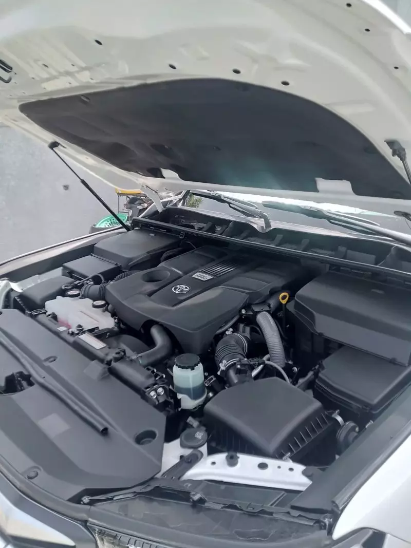 Toyota  Land Cruiser VXR V8   - 2023