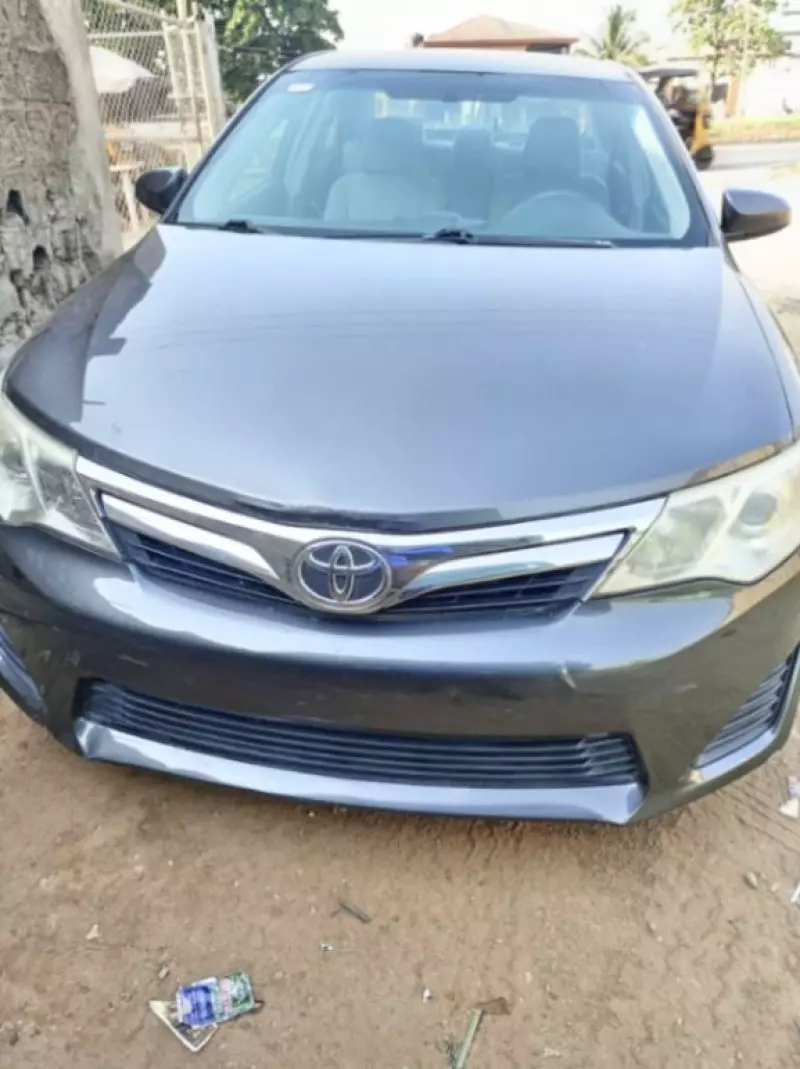 Toyota Camry   - 2013