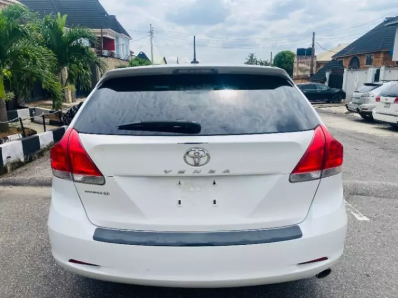 Toyota Venza   - 2010