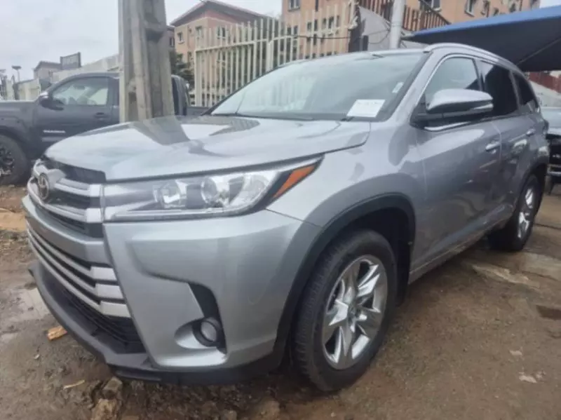 Toyota Highlander   - 2015
