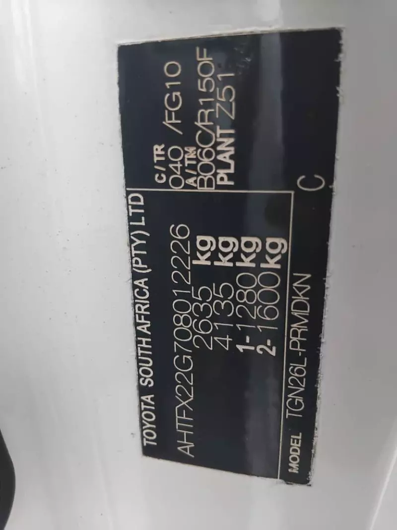 Toyota Hilux   - 2012