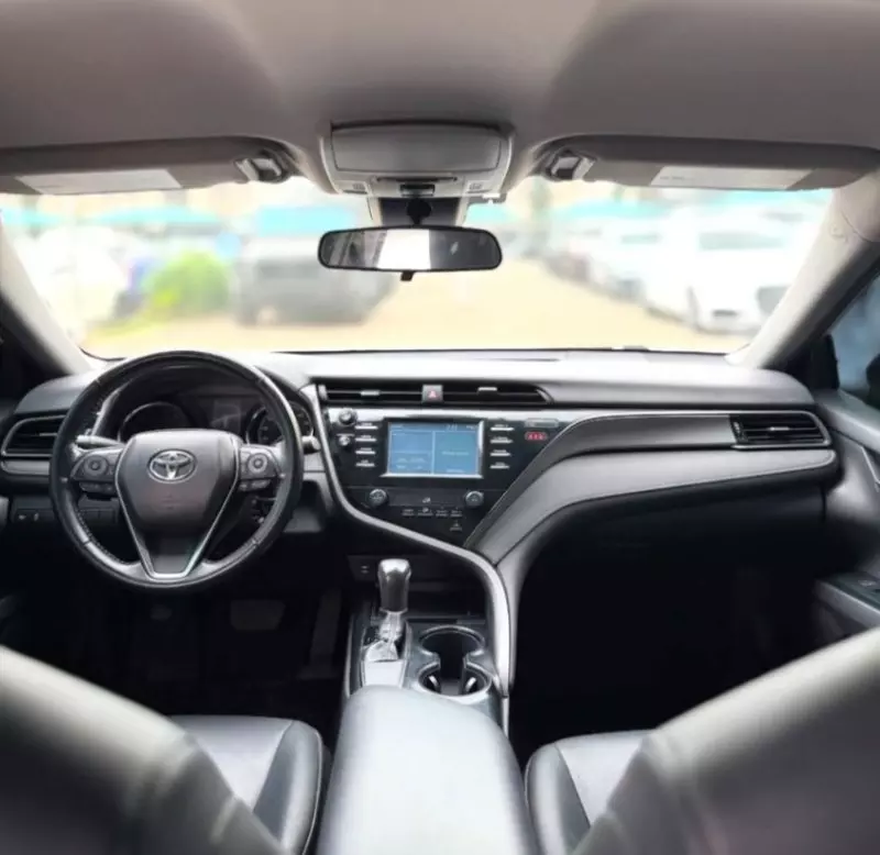Toyota Camry   - 2019