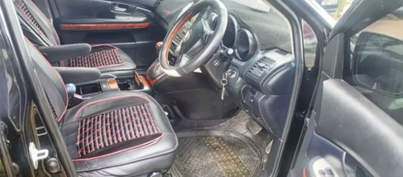 Toyota Harrier   - 2011