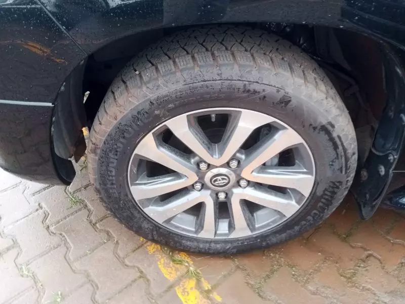 Toyota Landcruiser  V8   - 2016
