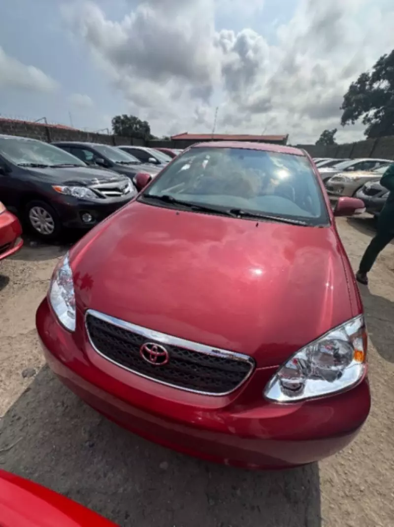 Toyota Corolla   - 2005