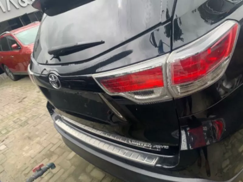 Toyota Highlander   - 2014