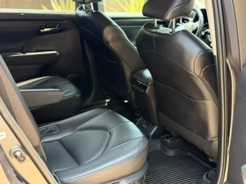 Toyota Highlander   - 2022