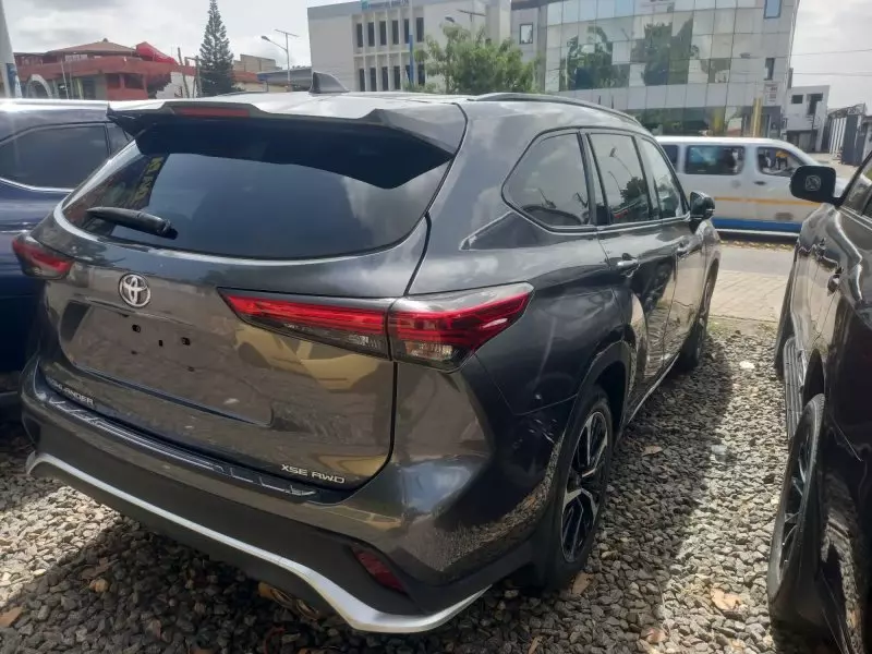Toyota Highlander   - 2022