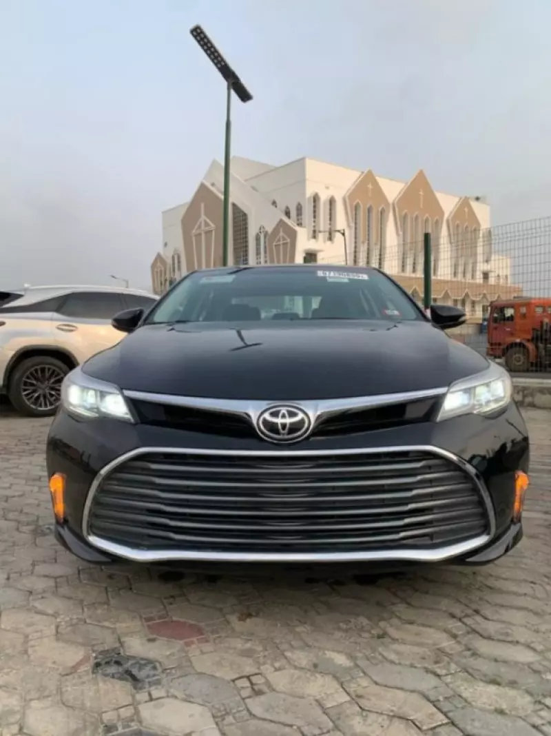 Toyota Avalon   - 2016
