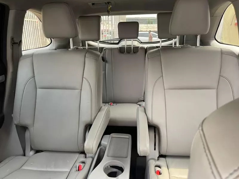 Toyota Highlander   - 2017