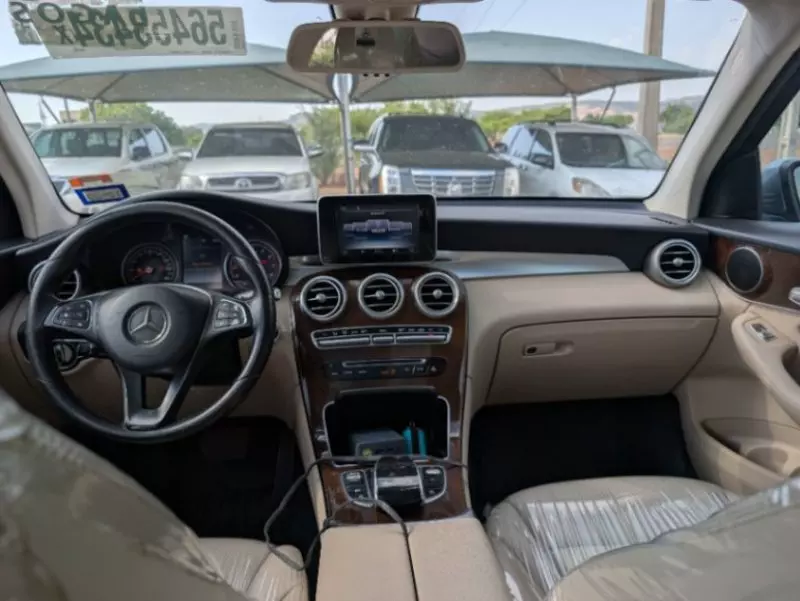 Mercedes-Benz GLC 300   - 2016