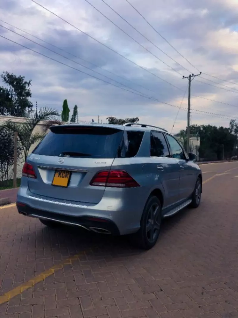 Mercedes-Benz GLE 400   - 2017