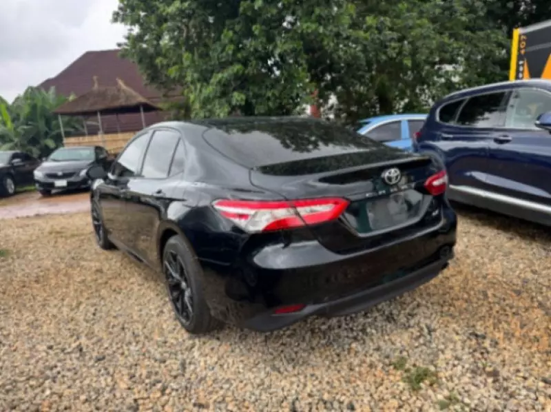 Toyota Camry   - 2018