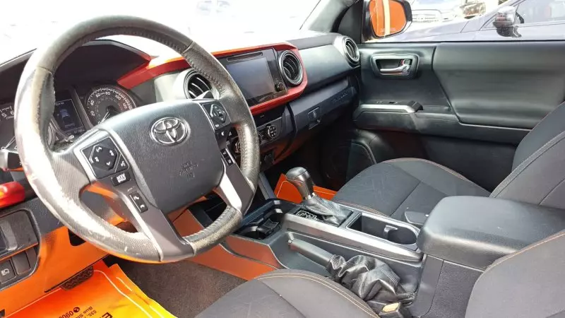 Toyota Tacoma   - 2019