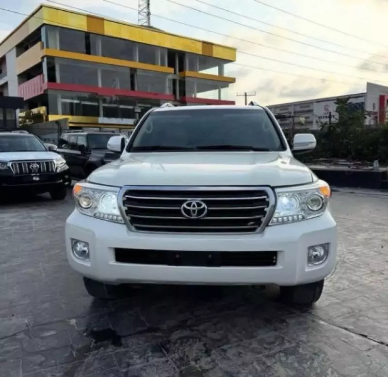 Toyota Land Cruiser GXR   - 2013