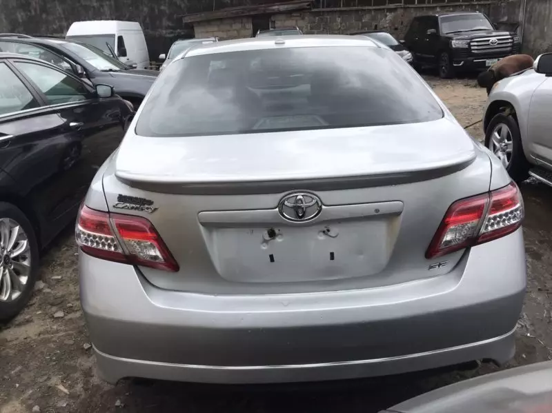 Toyota Camry   - 2010