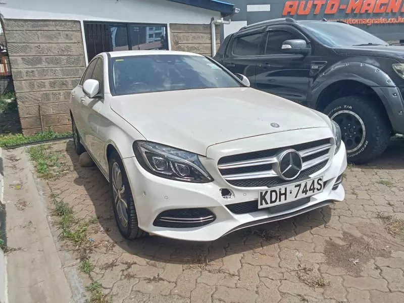 Mercedes-Benz C 200   - 2014