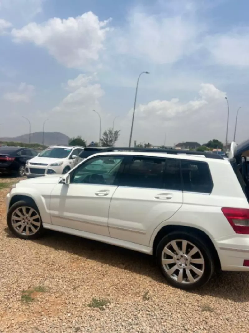 Mercedes-Benz GLK 350   - 2011