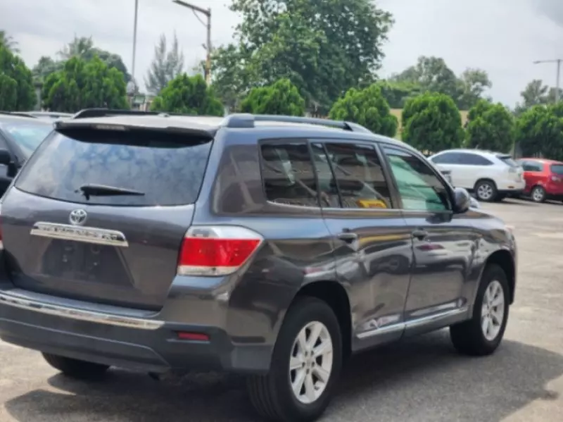 Toyota Highlander   - 2014