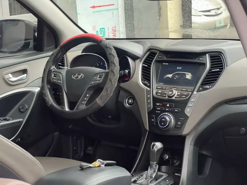 Hyundai Santa FE   - 2014
